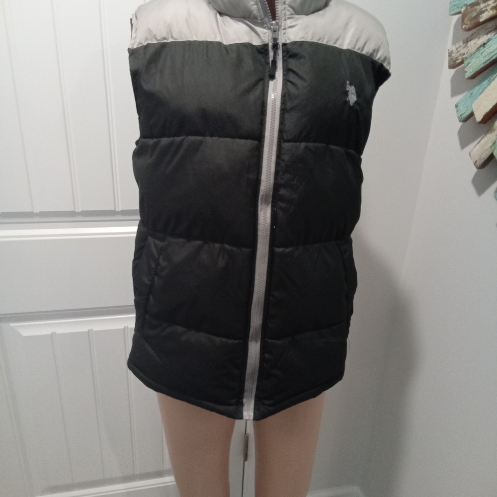 U.S. Polo Assn. Size S. Men's Gray & Black Puffer Vest
